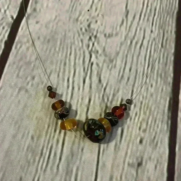 Elegant Multicolor Beaded Necklace - Picture 6 of 8